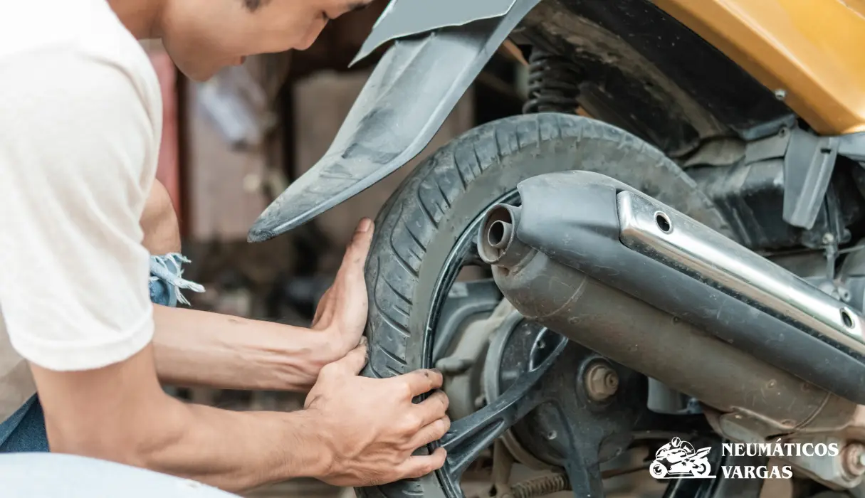 cambio-neumaticos-moto-2